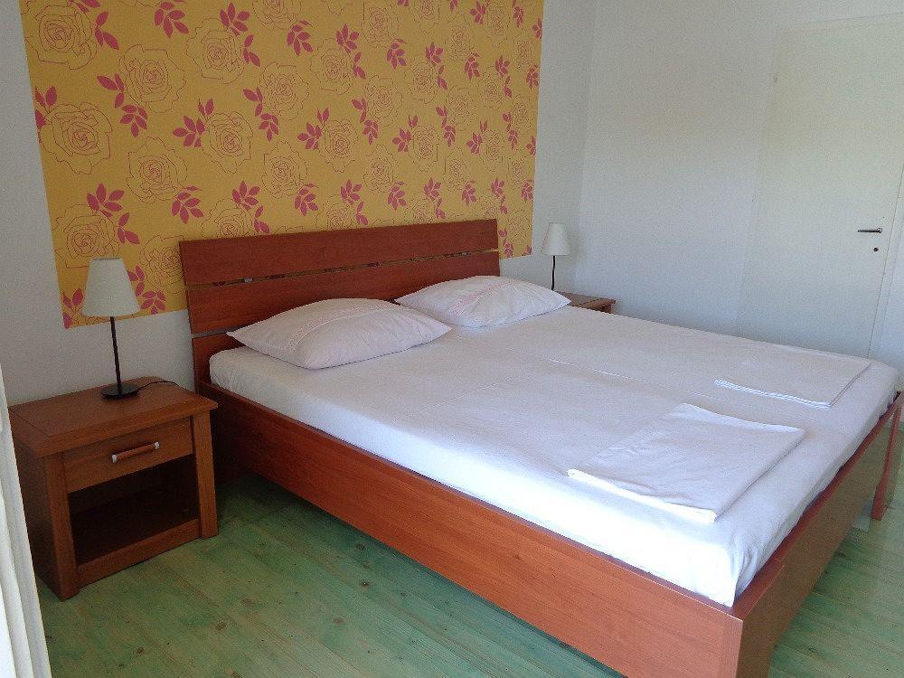 Guest House Busurelo Polače Εξωτερικό φωτογραφία